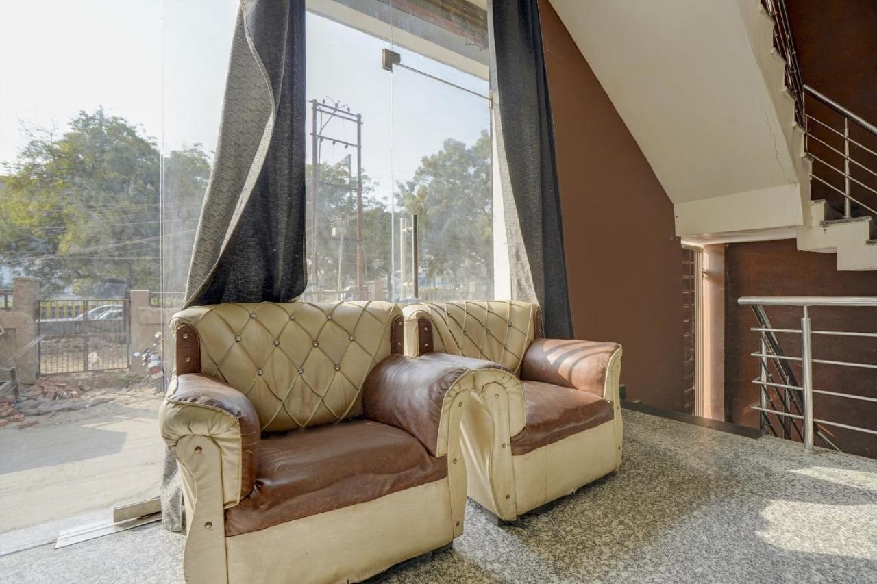 Oyo 78981 The Diamond Nest Нойда Экстерьер фото