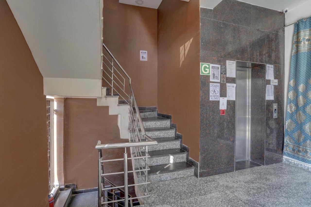 Oyo 78981 The Diamond Nest Нойда Экстерьер фото